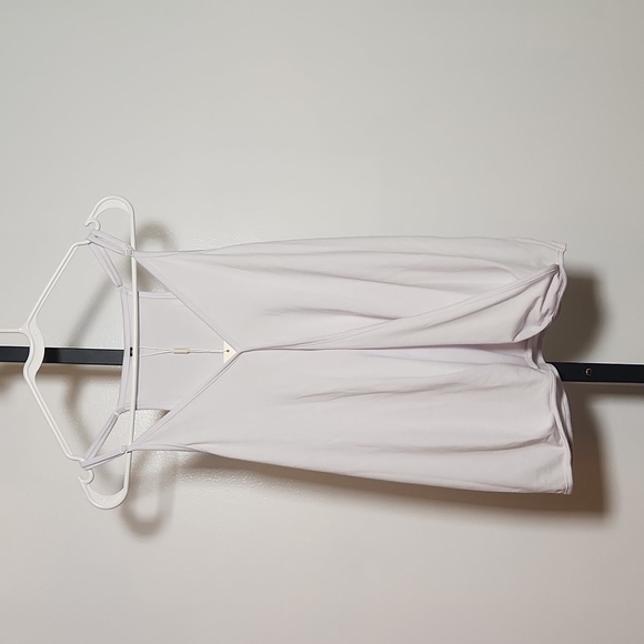 NWT AOKOSOR Women's Deep V Neck Wrap Spaghetti Strap Tank, Size Medium - Picture 2 of 12